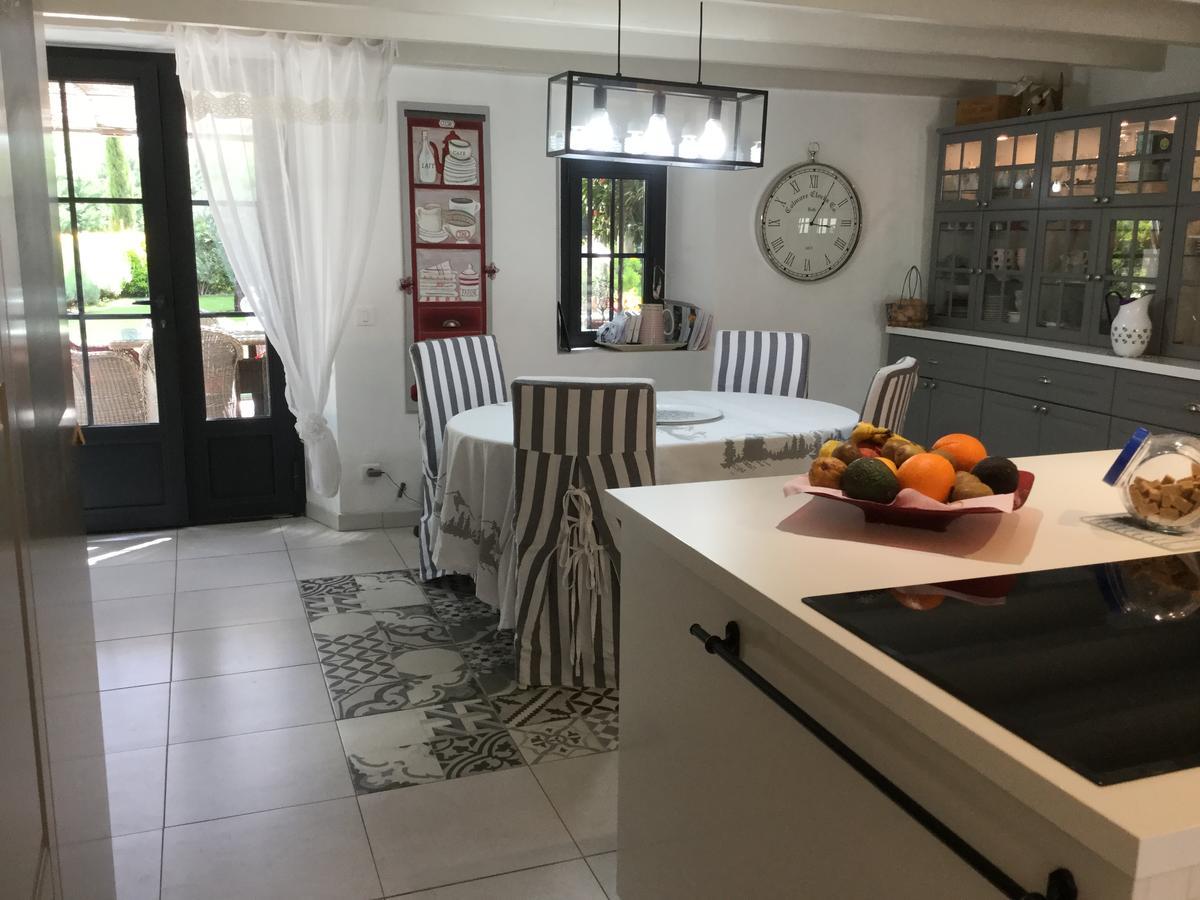 Bed and Breakfast Mas De L'Air - Maison De Charme Noves Exterior foto